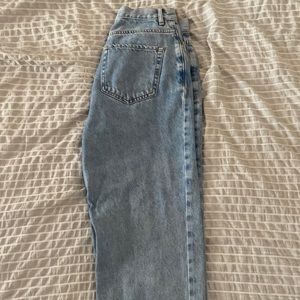 Women’s straight jeans